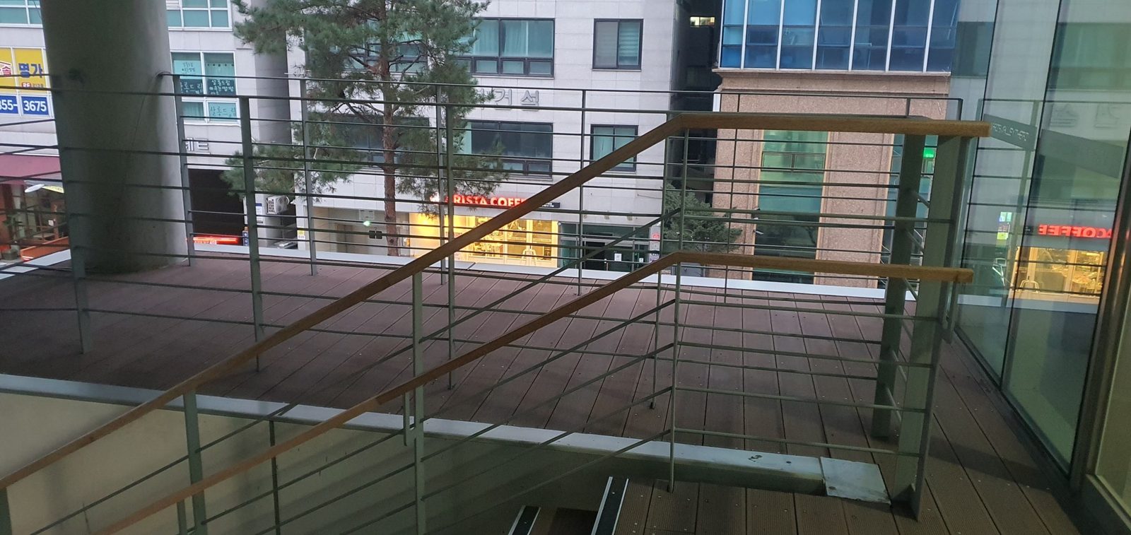영등포구의회 계단 합성목재 데크 10