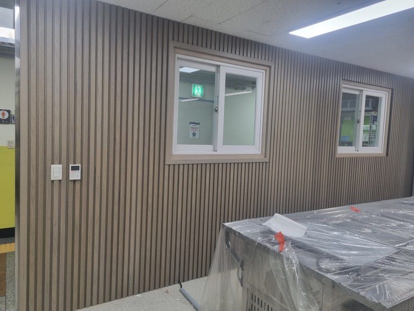 병원 식당 방수 보수 · 벽면 마감 시공 사진
