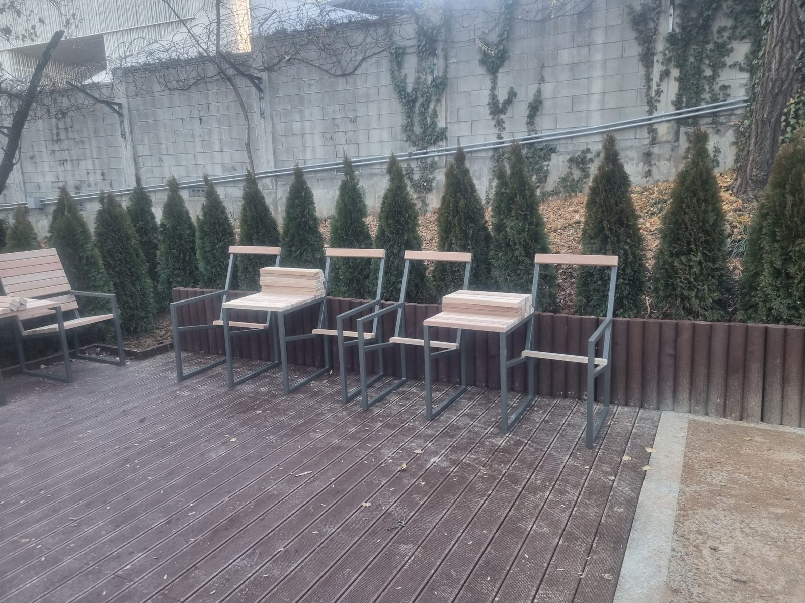 용산 어린이정원 야외 목재 벤치 제작 1